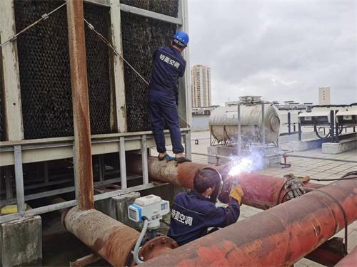 玻璃鋼方形逆流式冷卻塔的特點(河南方形逆流式玻璃鋼冷卻塔品牌)