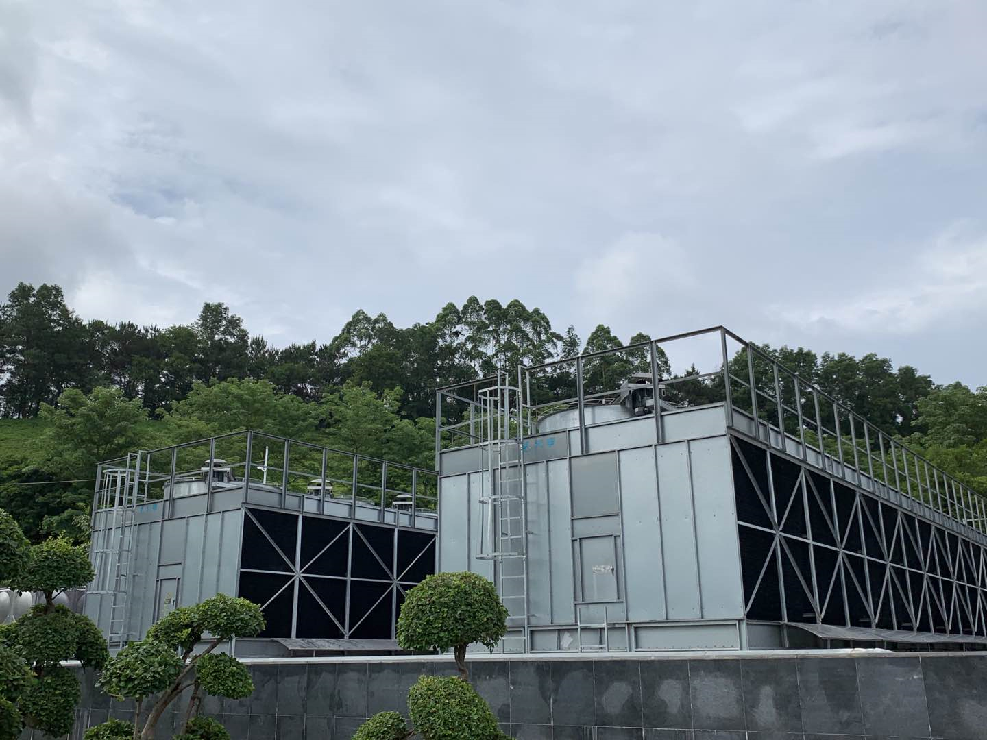 清遠冷卻塔維修廠家關于玻璃鋼冷卻塔維護保養(清遠玻璃鋼冷卻塔定制)